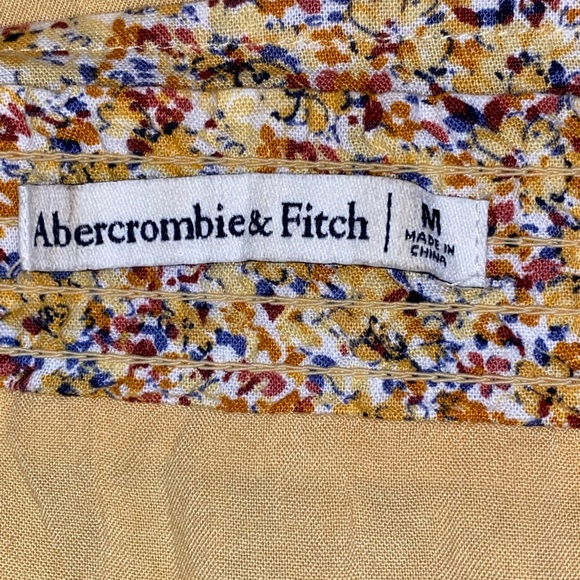 Abercrombie & Fitch Floral Puffy Sleeve Short Top Med - Picture 6 of 7